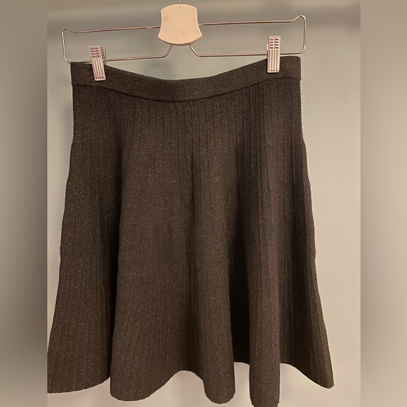 Fun miniskirt with metal inlay - Picture 2 of 2